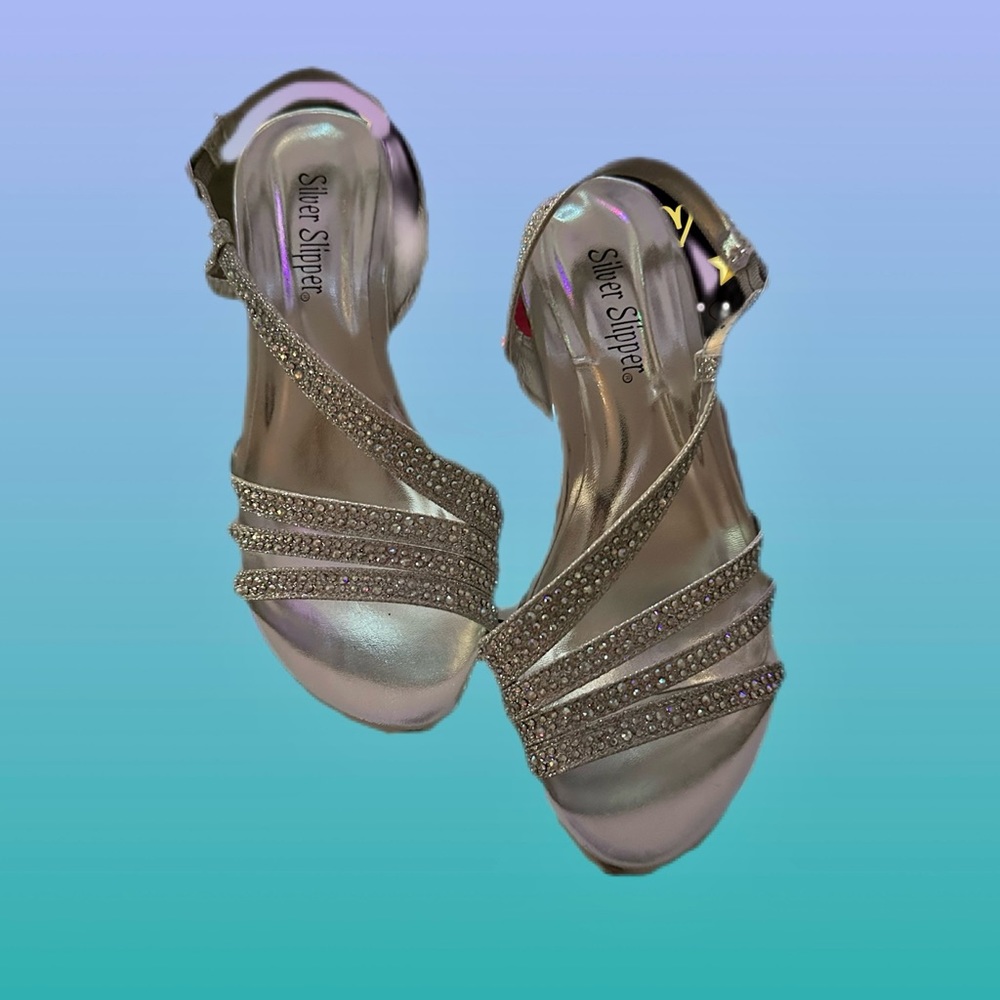 New, Girls Silver Dress Shoes (size 2)
